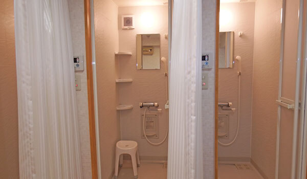 女性専用フロアーのシャワールーム：新潟の格安ウィークリー・マンスリーマンション